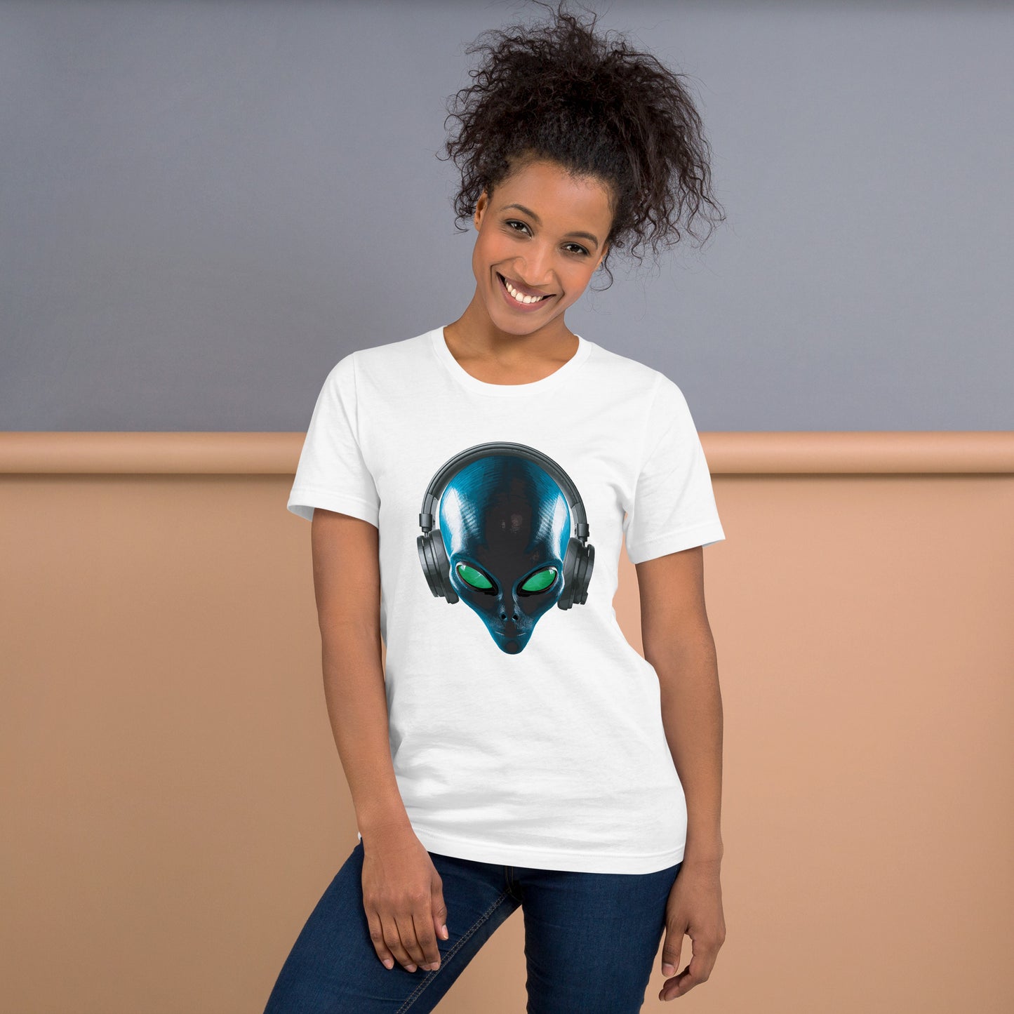 Alien with headphones women’s t-shirt