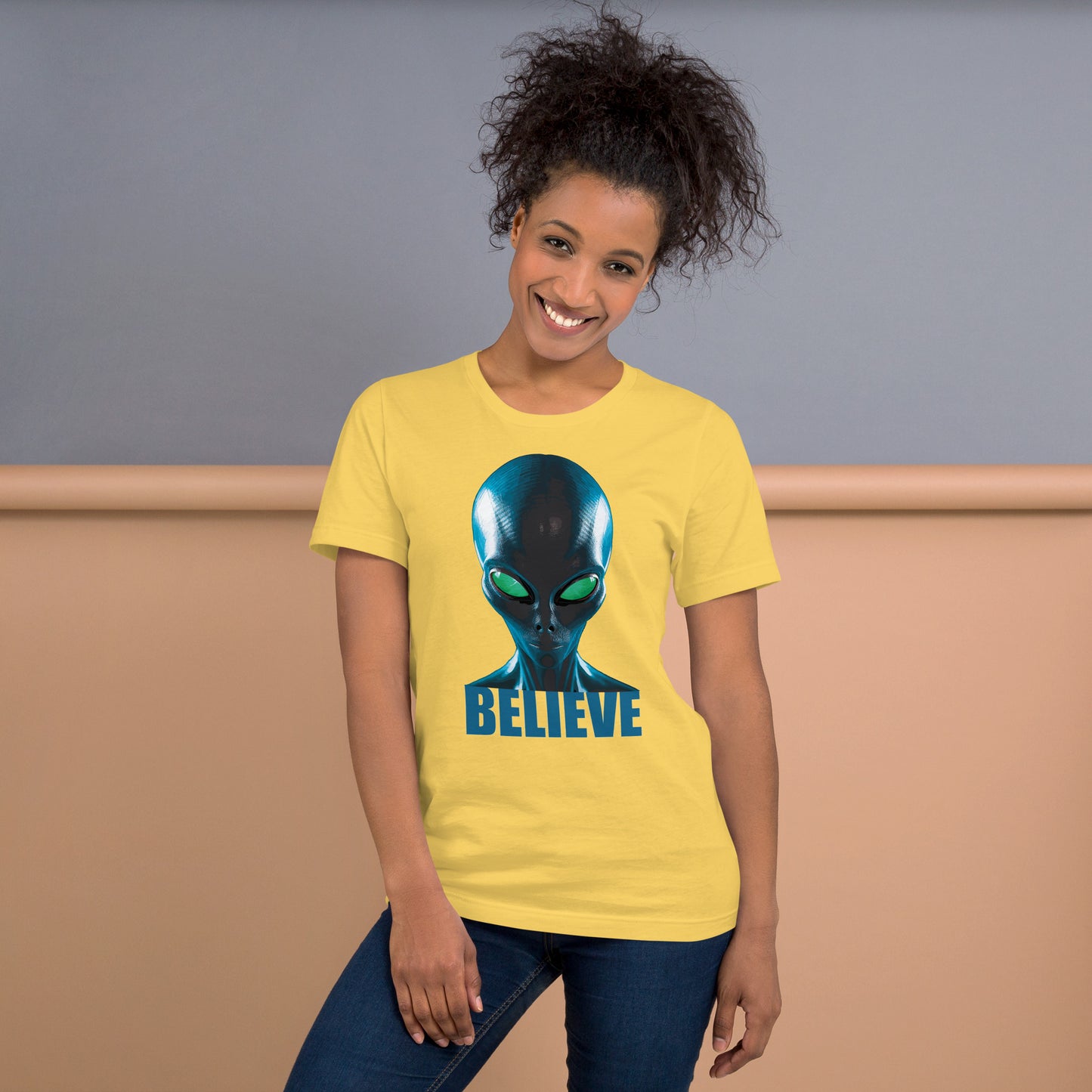 Believe in aliens women’s t-shirt